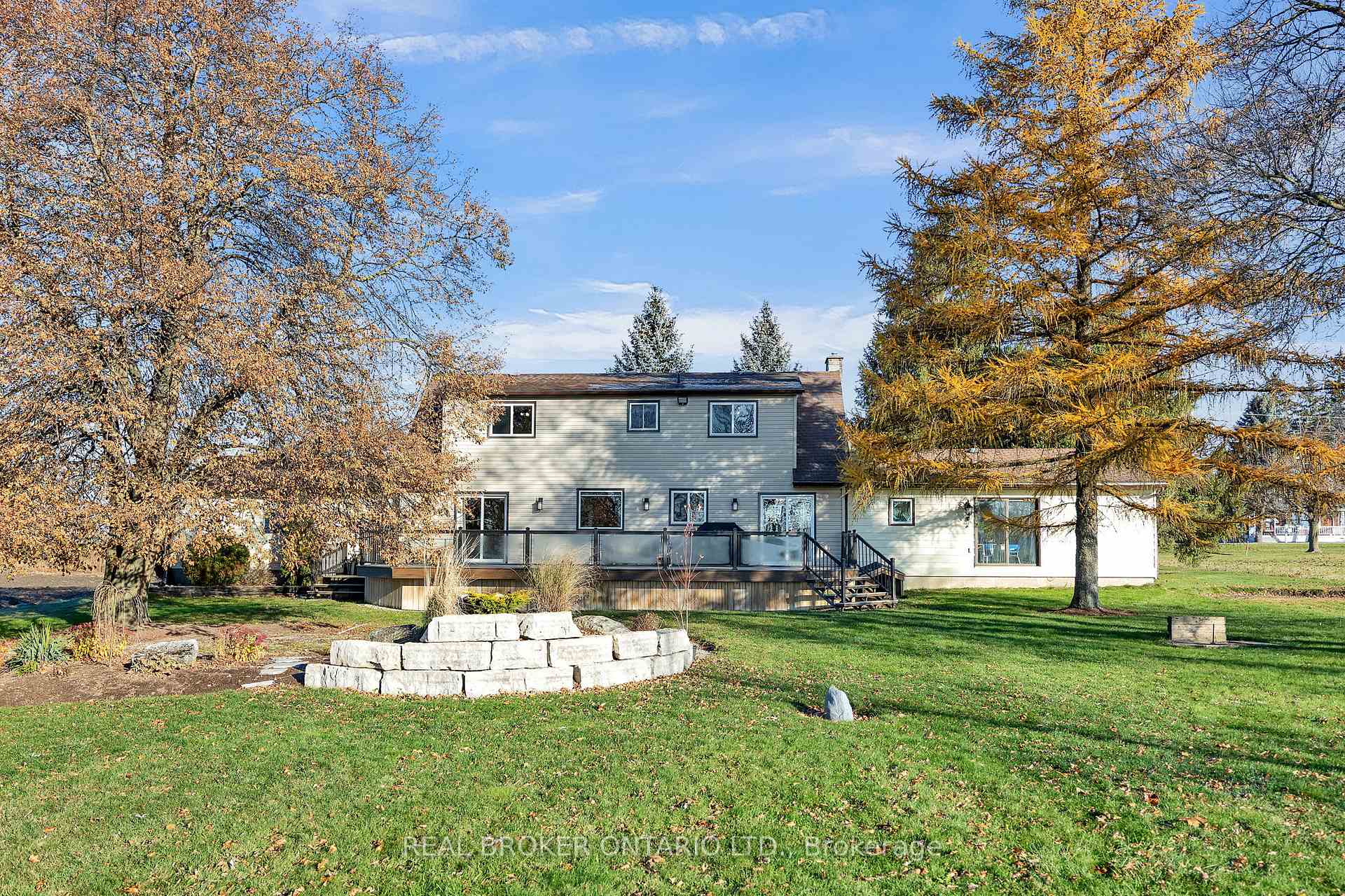 Photo 31 of 3766 Lobsinger Line, Wellesley — HOMEH