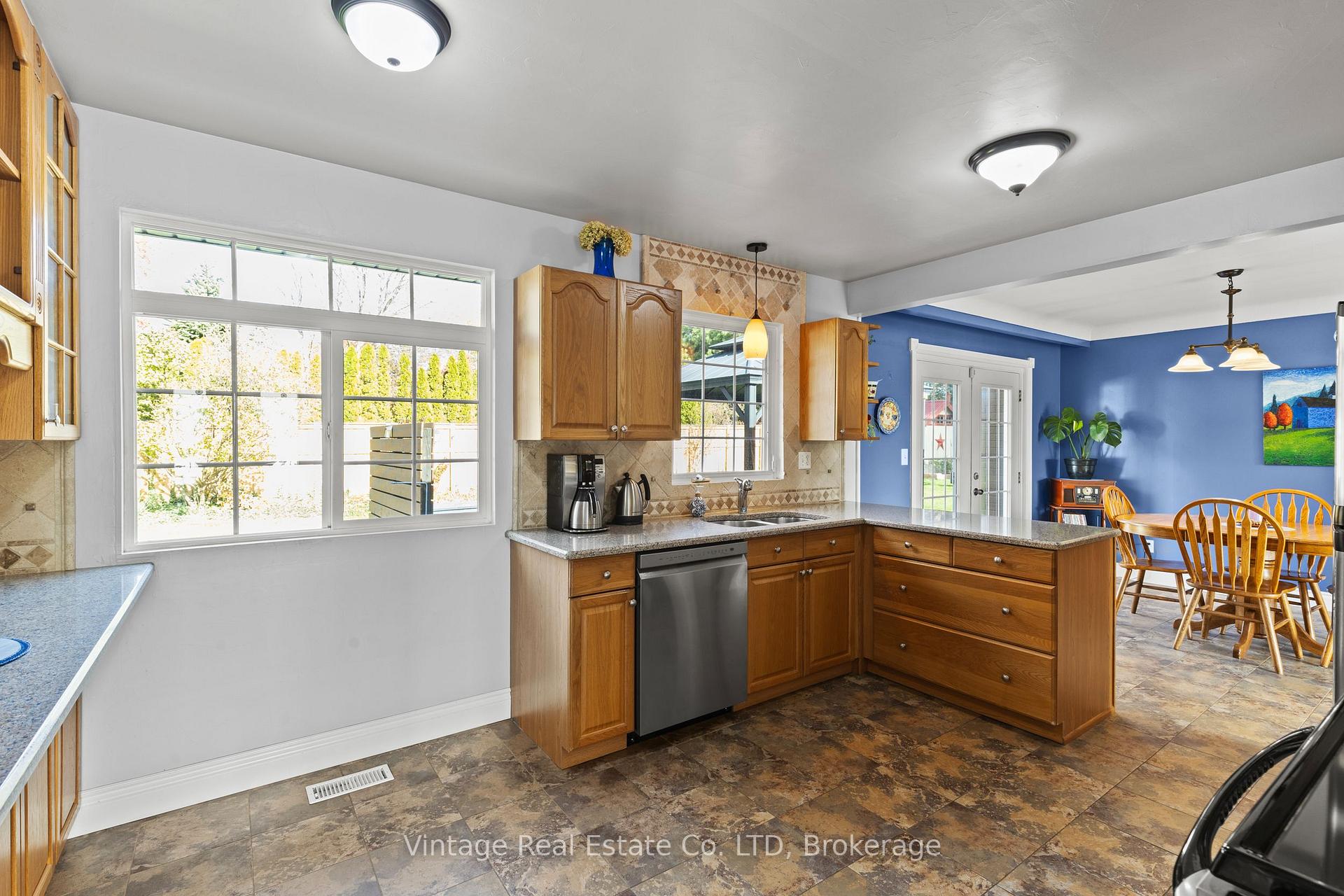 Photo 7 of 1841 Sunset Lane, St. Catharines, Rural Port — HOMEH