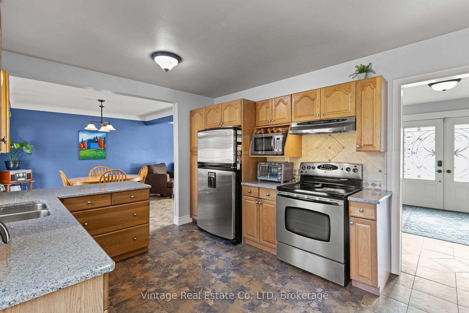 Photo 8 of 1841 Sunset Lane, St. Catharines, Rural Port — HOMEH