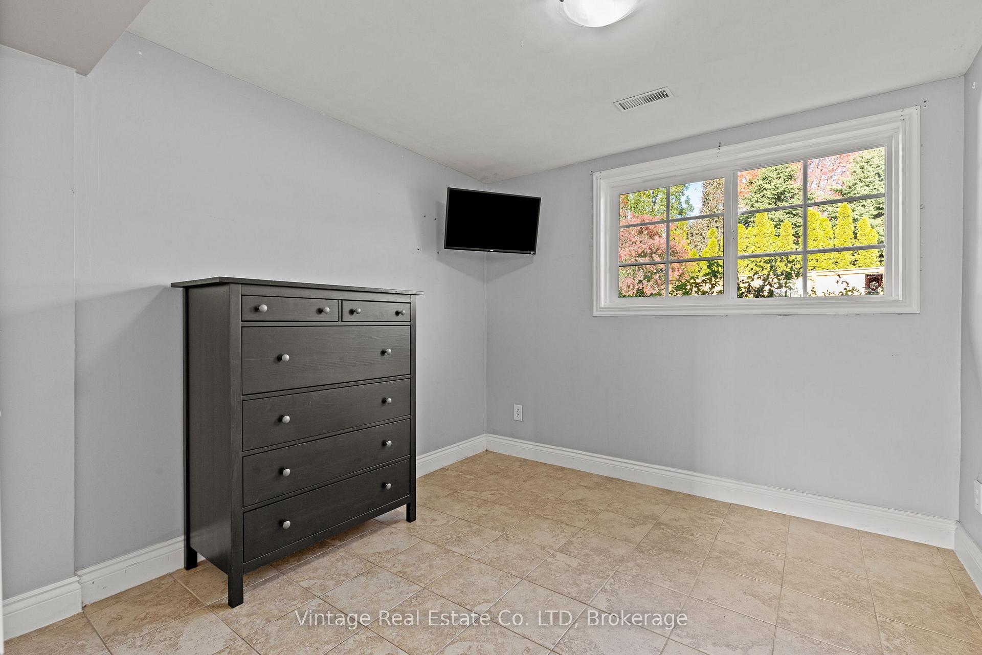 Photo 18 of 1841 Sunset Lane, St. Catharines, Rural Port — HOMEH