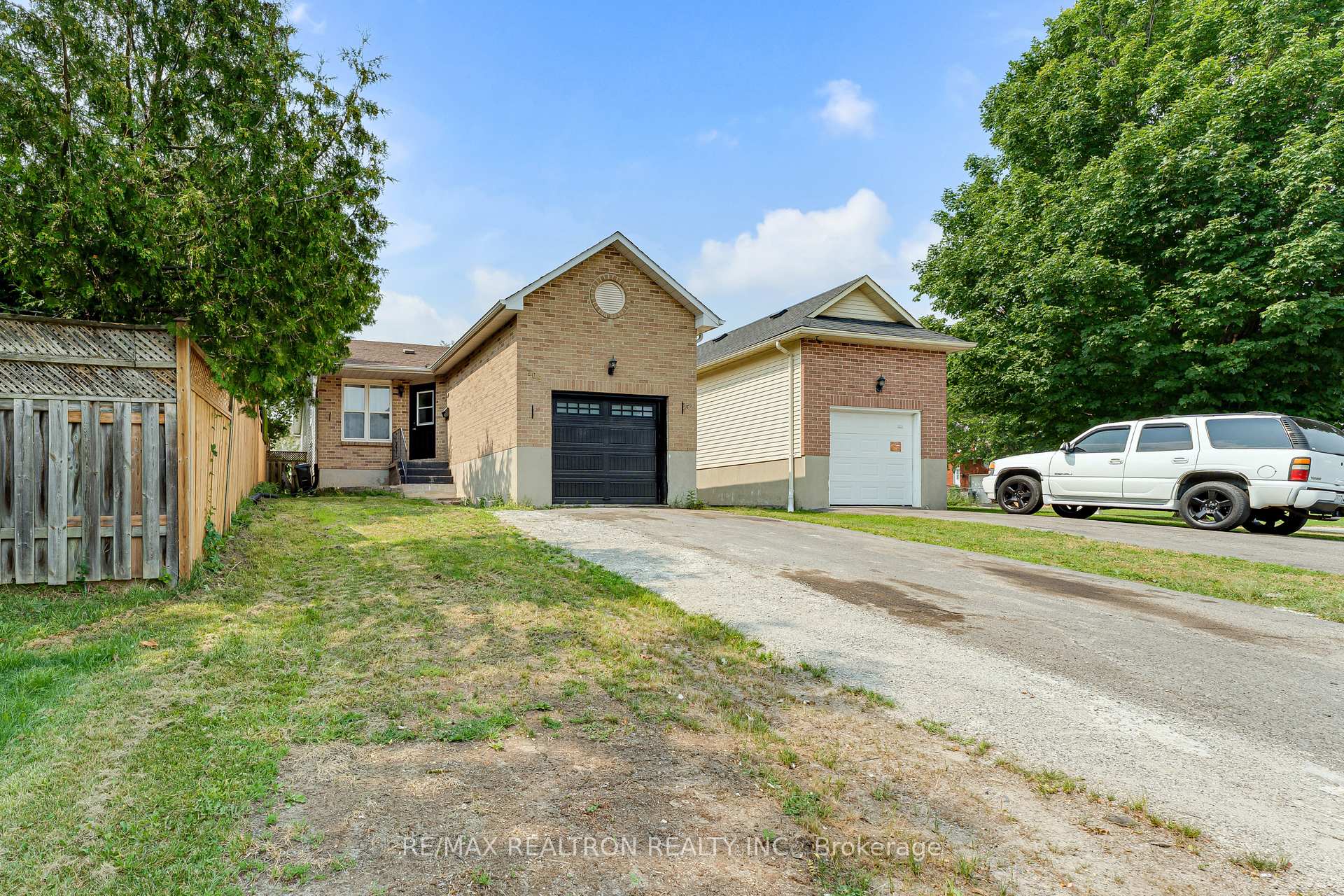 Photo 3 of 709 Ridley Drive, Kingston, North of Taylor-Kidd Blvd — HOMEH