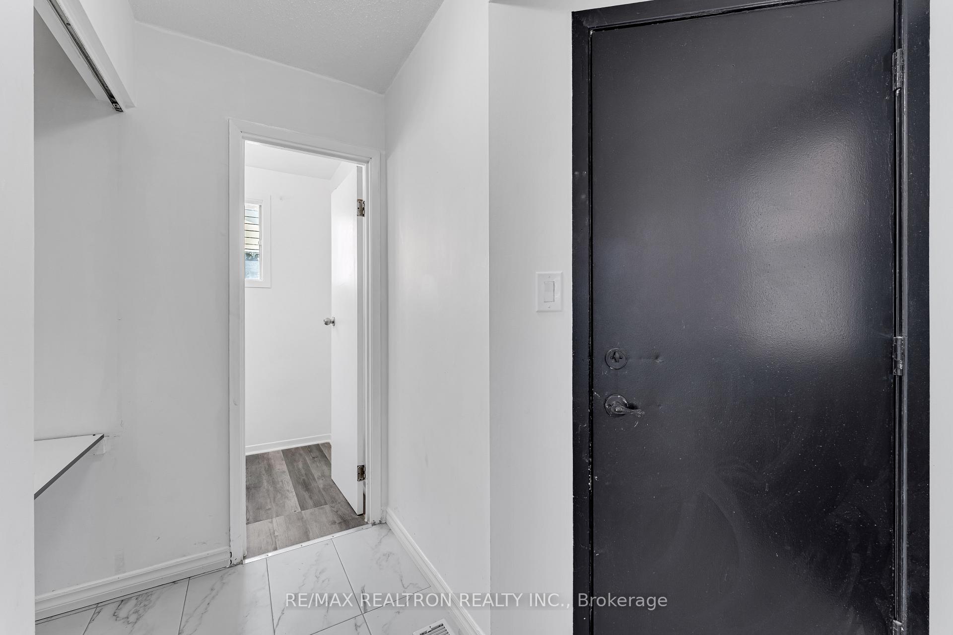 Photo 4 of 709 Ridley Drive, Kingston, North of Taylor-Kidd Blvd — HOMEH