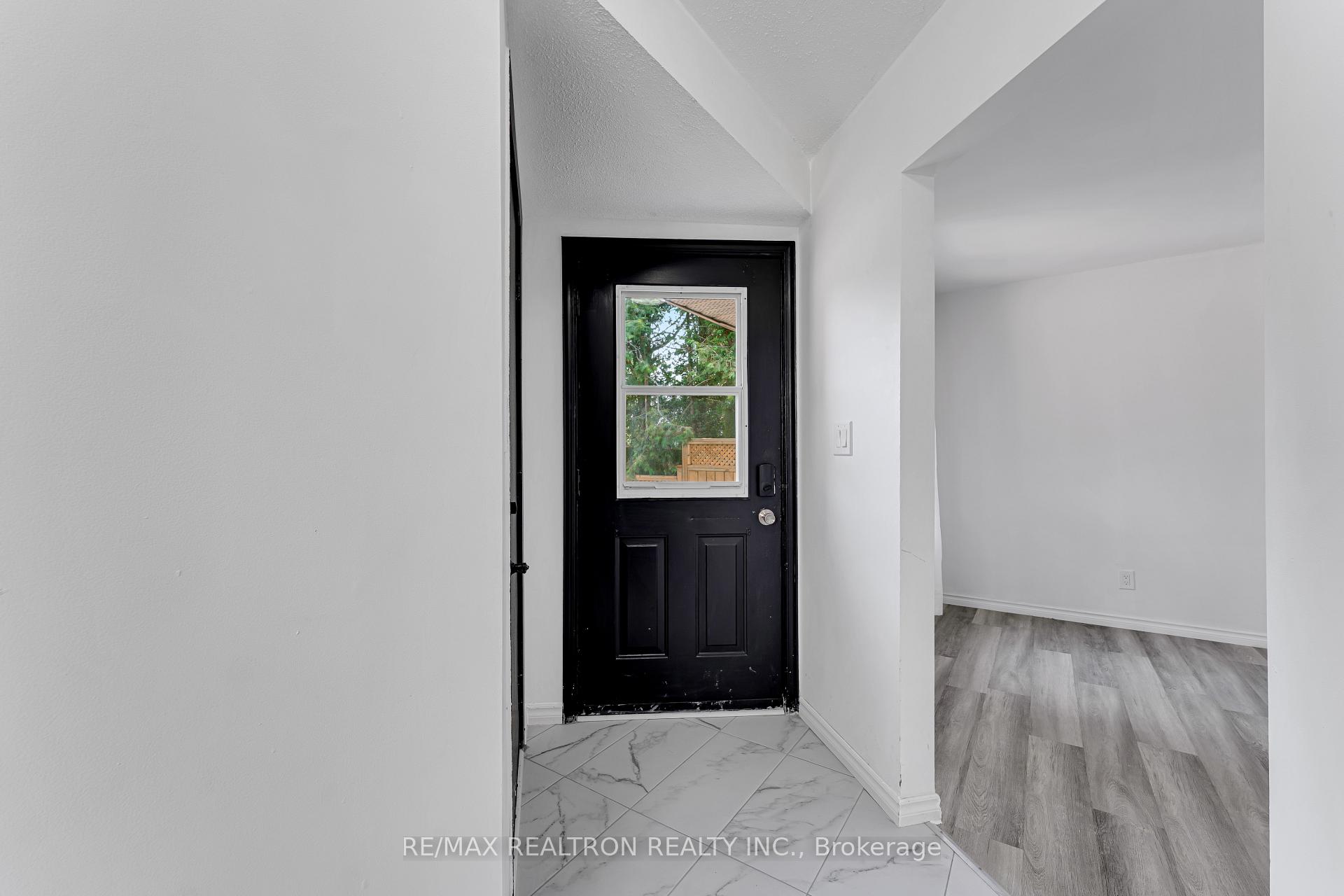 Photo 5 of 709 Ridley Drive, Kingston, North of Taylor-Kidd Blvd — HOMEH