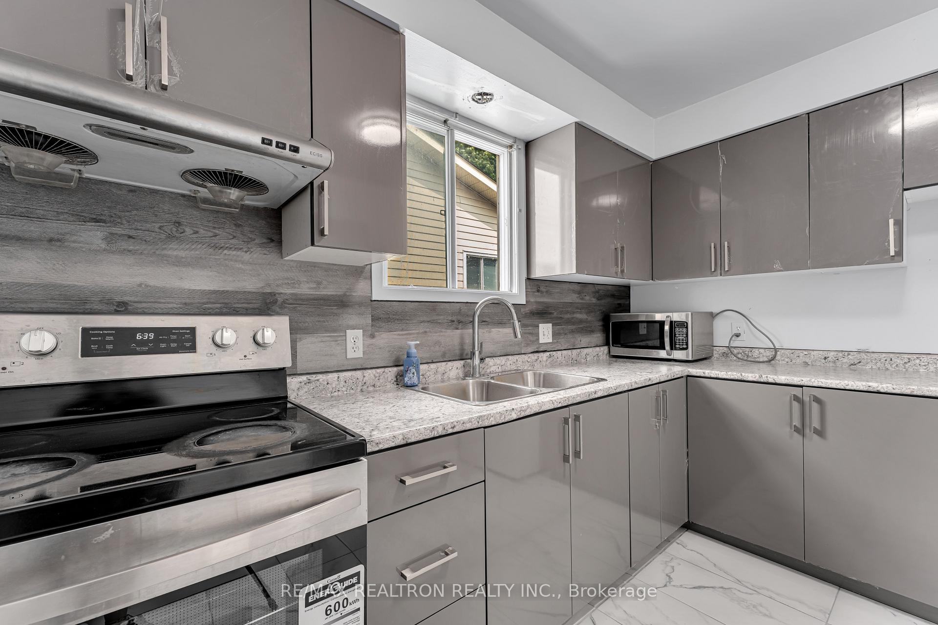 Photo 11 of 709 Ridley Drive, Kingston, North of Taylor-Kidd Blvd — HOMEH