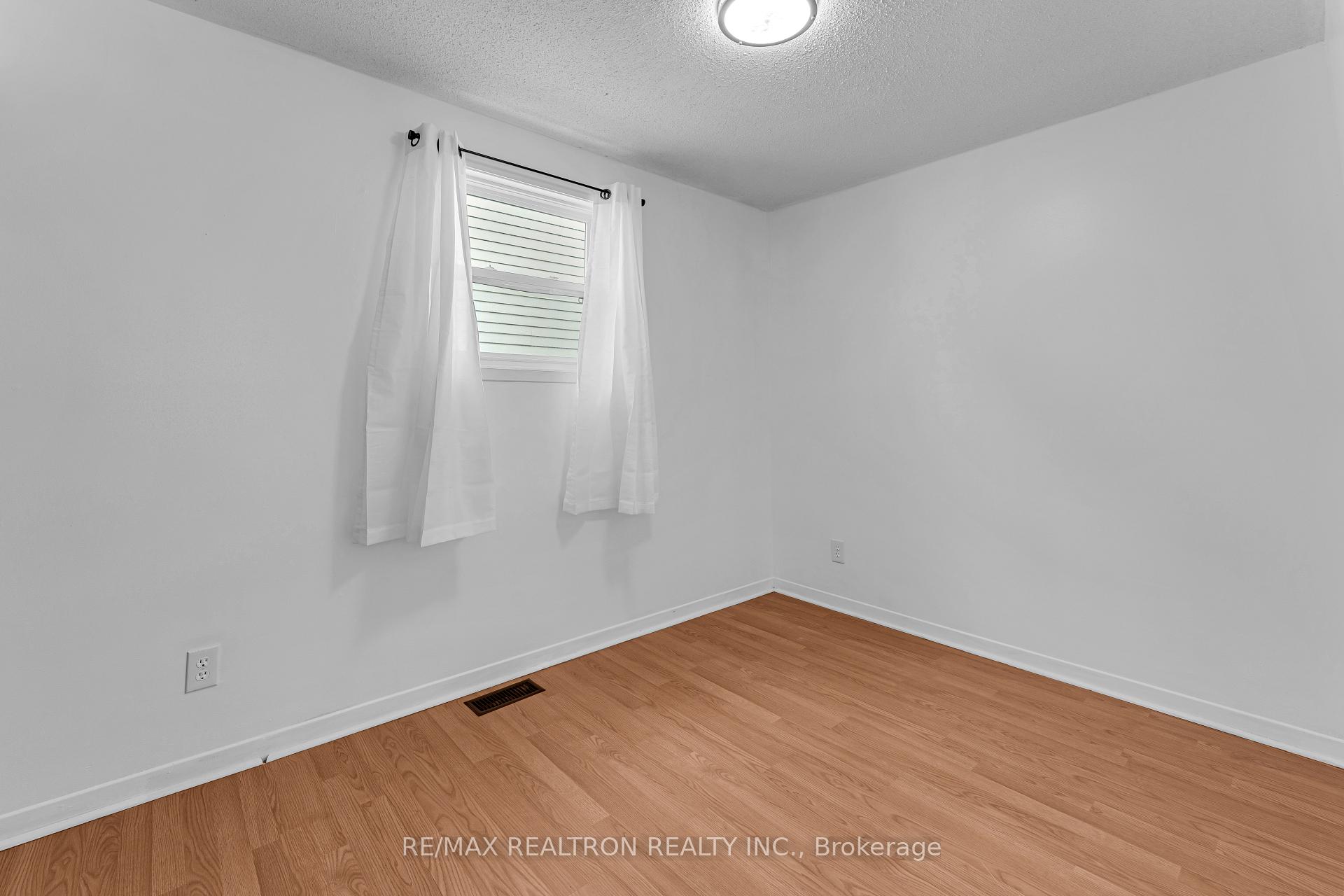 Photo 18 of 709 Ridley Drive, Kingston, North of Taylor-Kidd Blvd — HOMEH