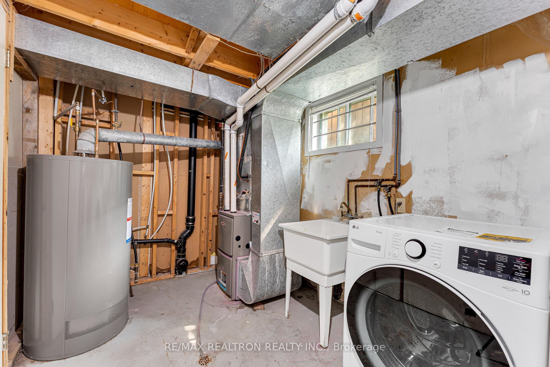 Photo 34 of 709 Ridley Drive, Kingston, North of Taylor-Kidd Blvd — HOMEH