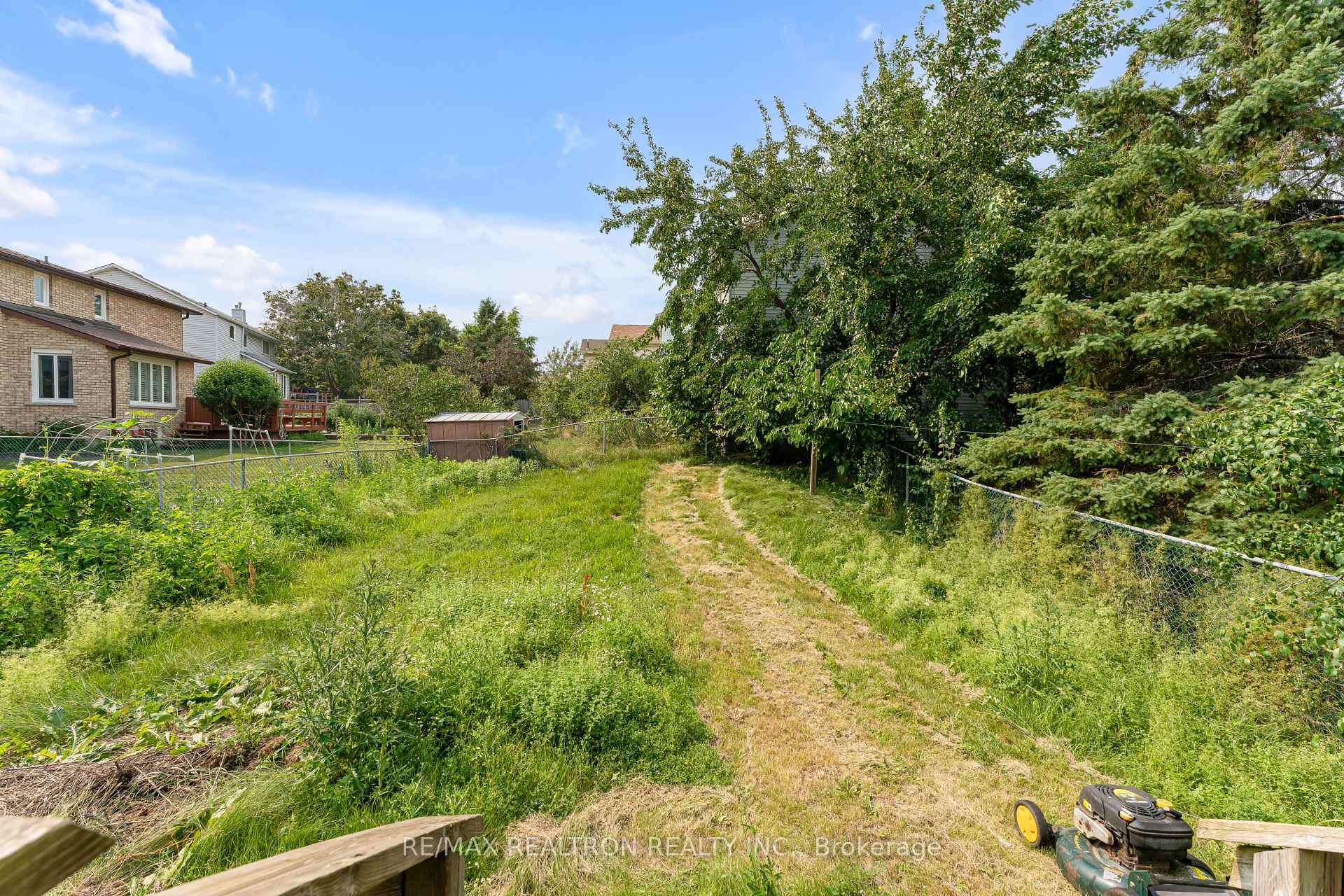 Photo 38 of 709 Ridley Drive, Kingston, North of Taylor-Kidd Blvd — HOMEH