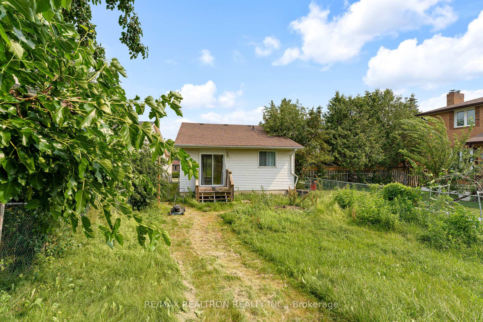 Photo 39 of 709 Ridley Drive, Kingston, North of Taylor-Kidd Blvd — HOMEH