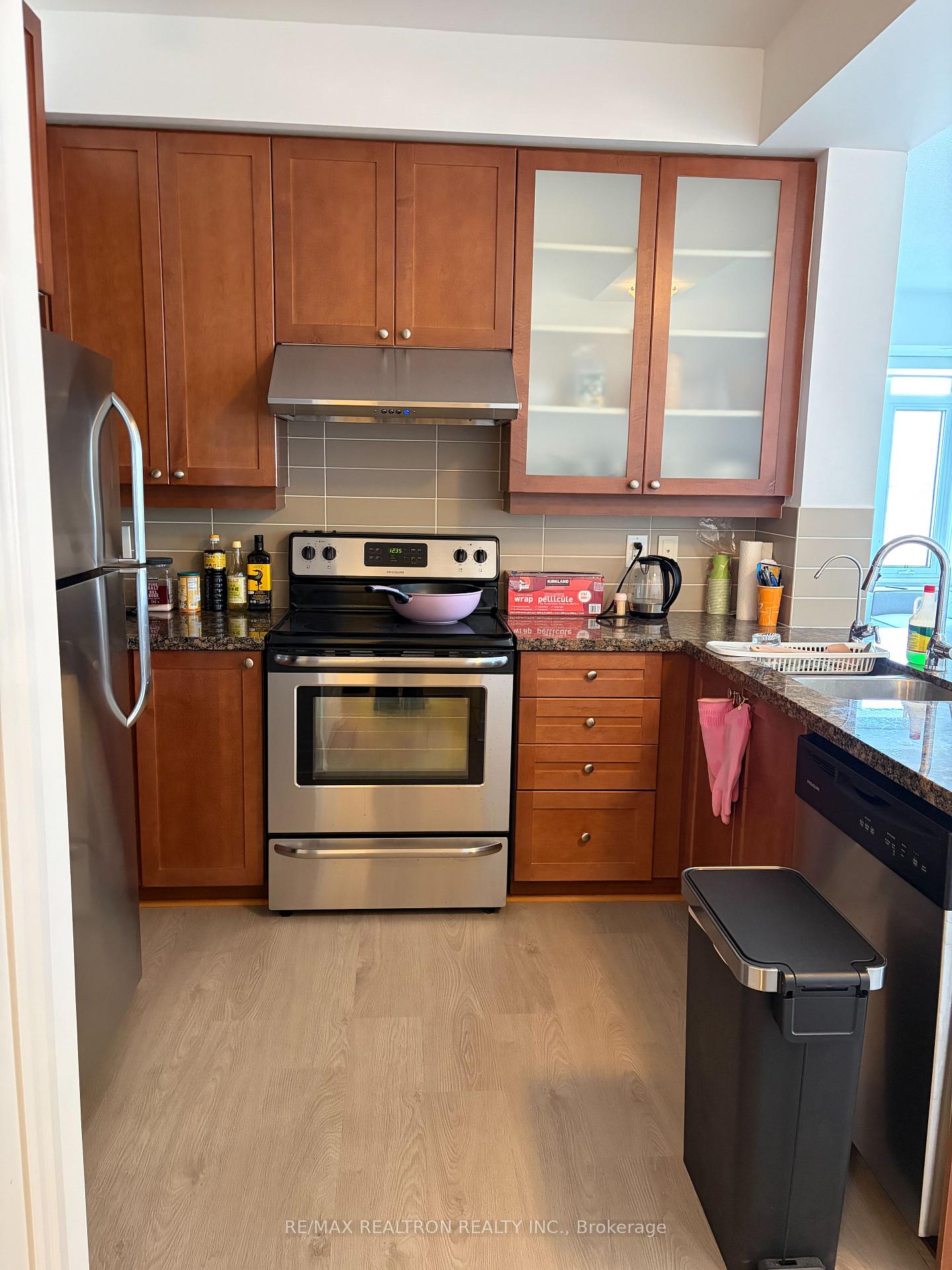 Photo 1 of Unit 702, 131 Upper Duke Crescent E, Markham, Unionville — HOMEH