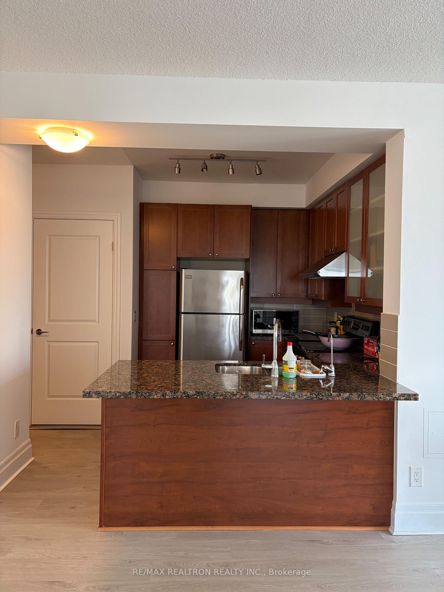 Photo 2 of Unit 702, 131 Upper Duke Crescent E, Markham, Unionville — HOMEH