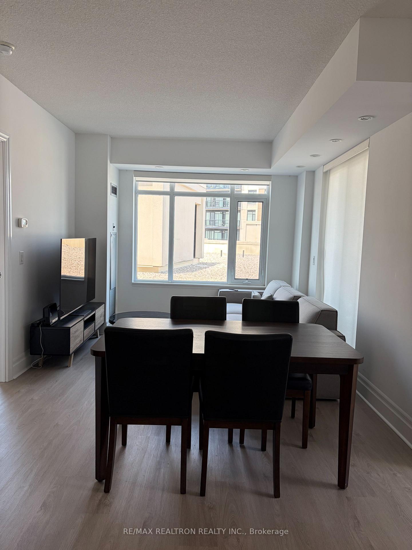 Photo 3 of Unit 702, 131 Upper Duke Crescent E, Markham, Unionville — HOMEH
