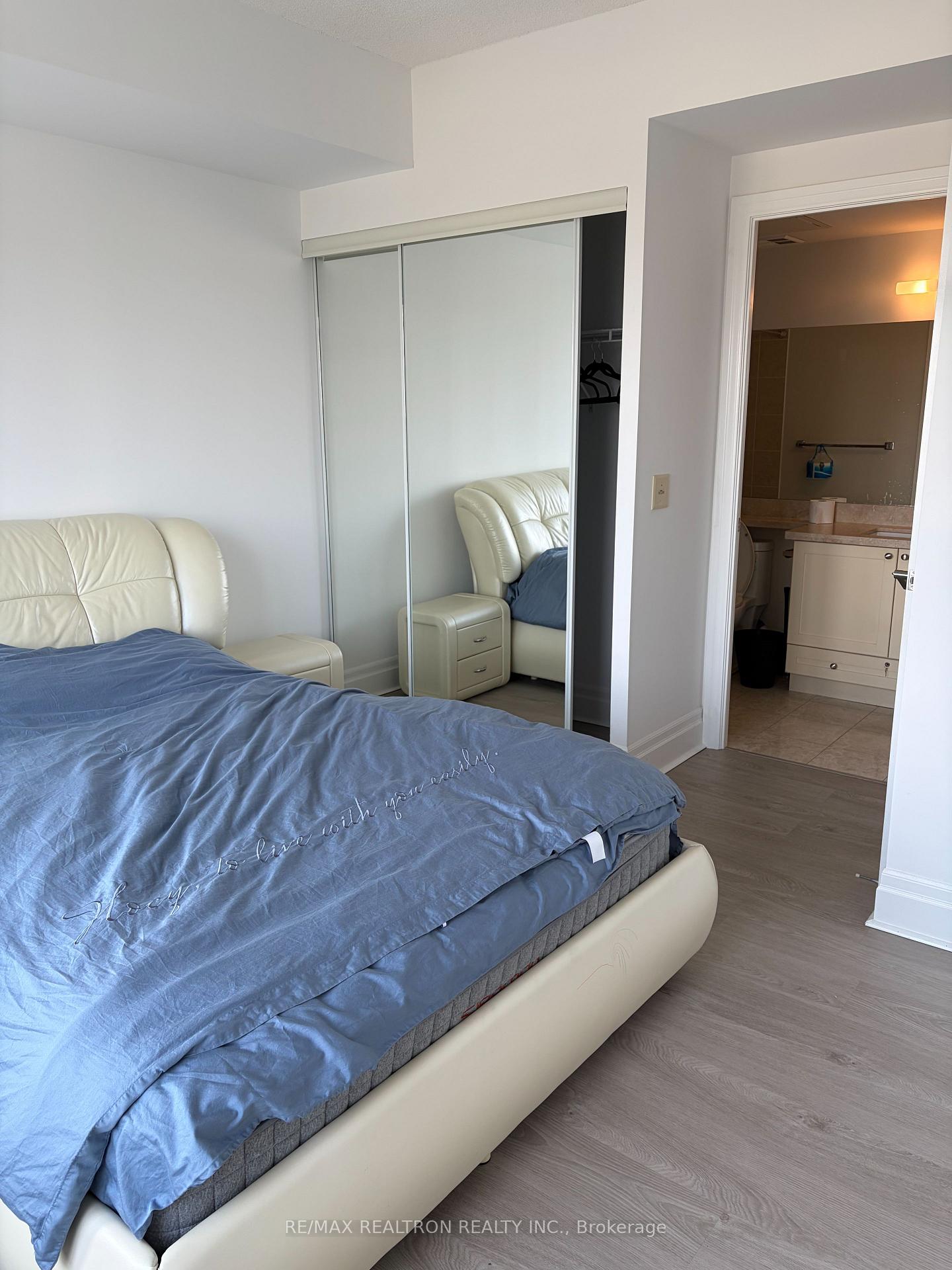 Photo 8 of Unit 702, 131 Upper Duke Crescent E, Markham, Unionville — HOMEH