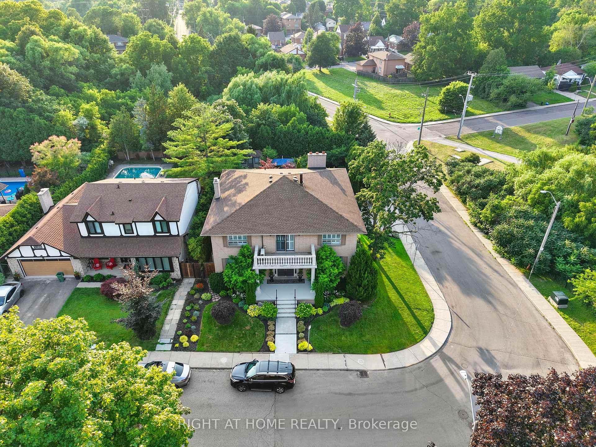 Photo 2 of 14 Delbrook Court, Hamilton, Ainslie Wood — HOMEH