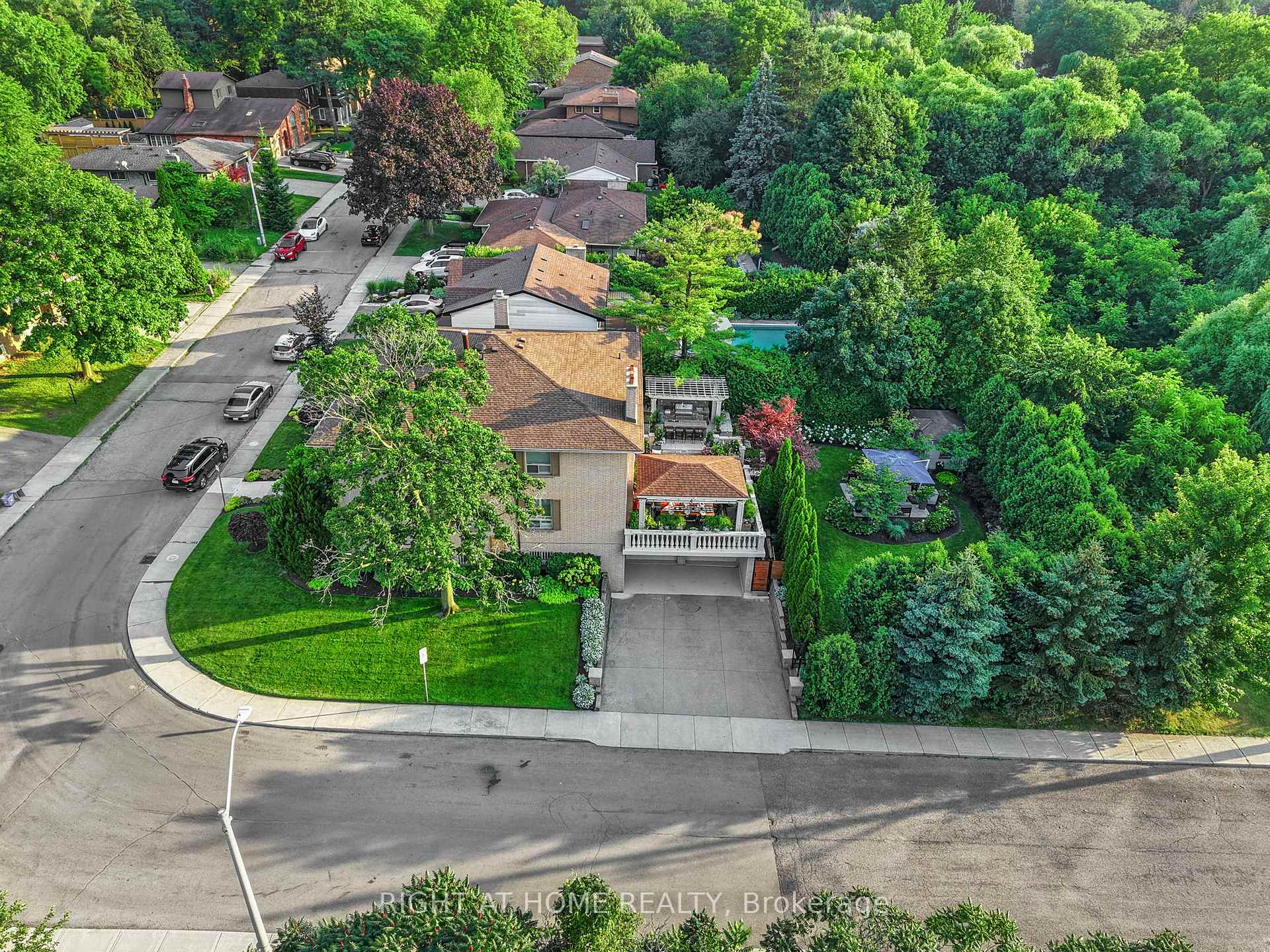 Photo 4 of 14 Delbrook Court, Hamilton, Ainslie Wood — HOMEH