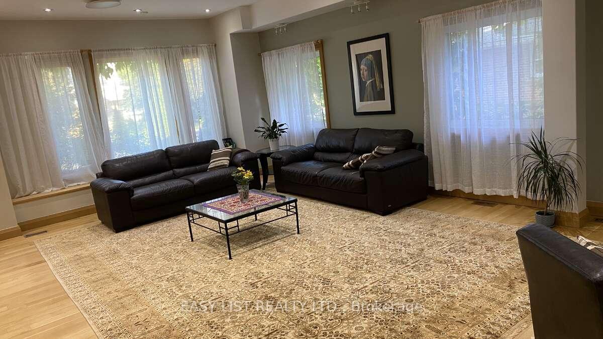 Photo 10 of 98 Burbank Drive, North York, Bayview Village — HOMEH
