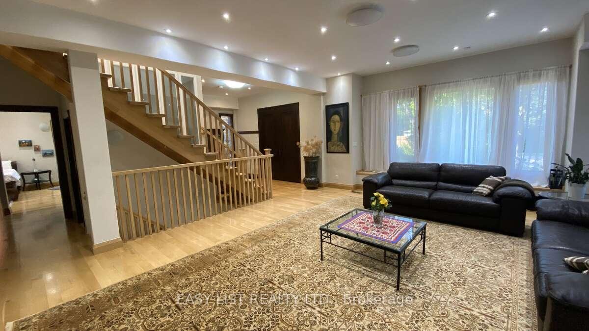 Photo 12 of 98 Burbank Drive, North York, Bayview Village — HOMEH
