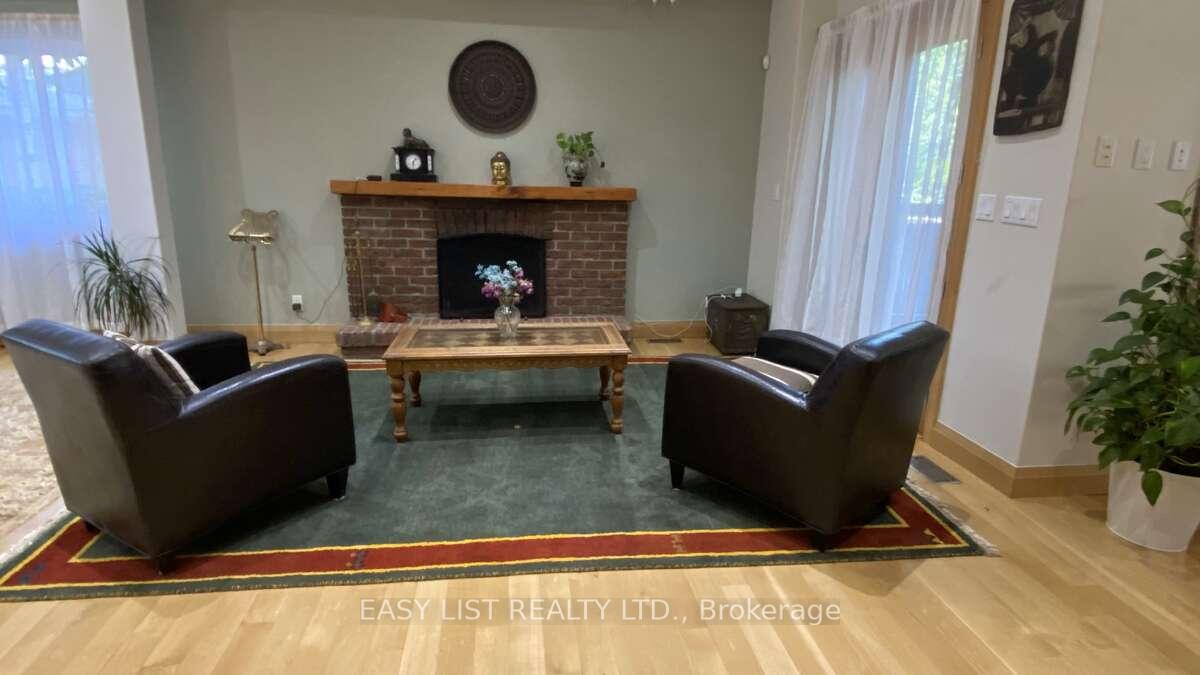 Photo 14 of 98 Burbank Drive, North York, Bayview Village — HOMEH