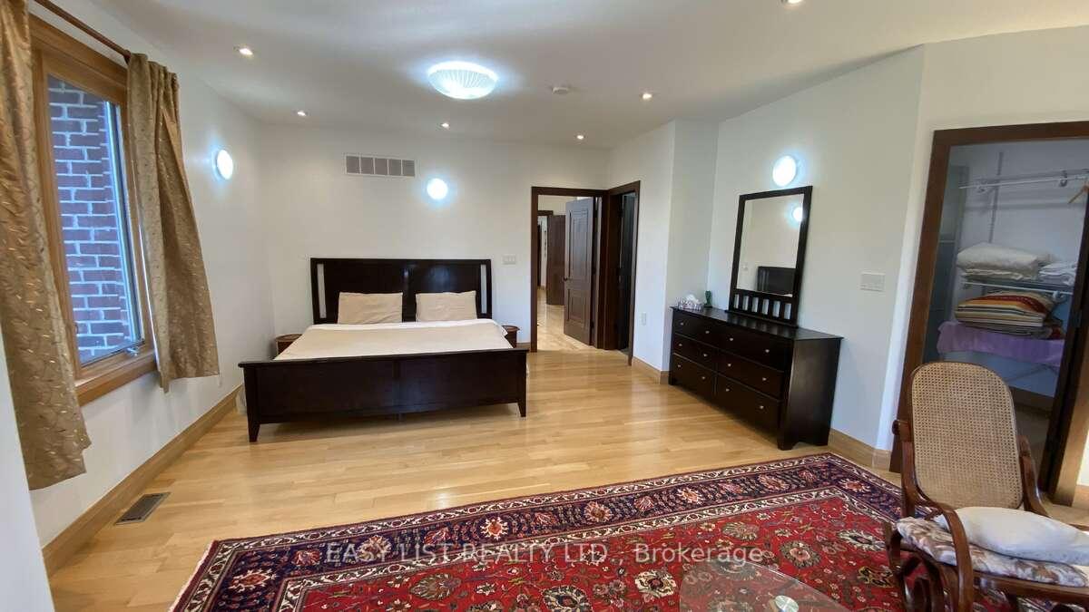 Photo 29 of 98 Burbank Drive, North York, Bayview Village — HOMEH