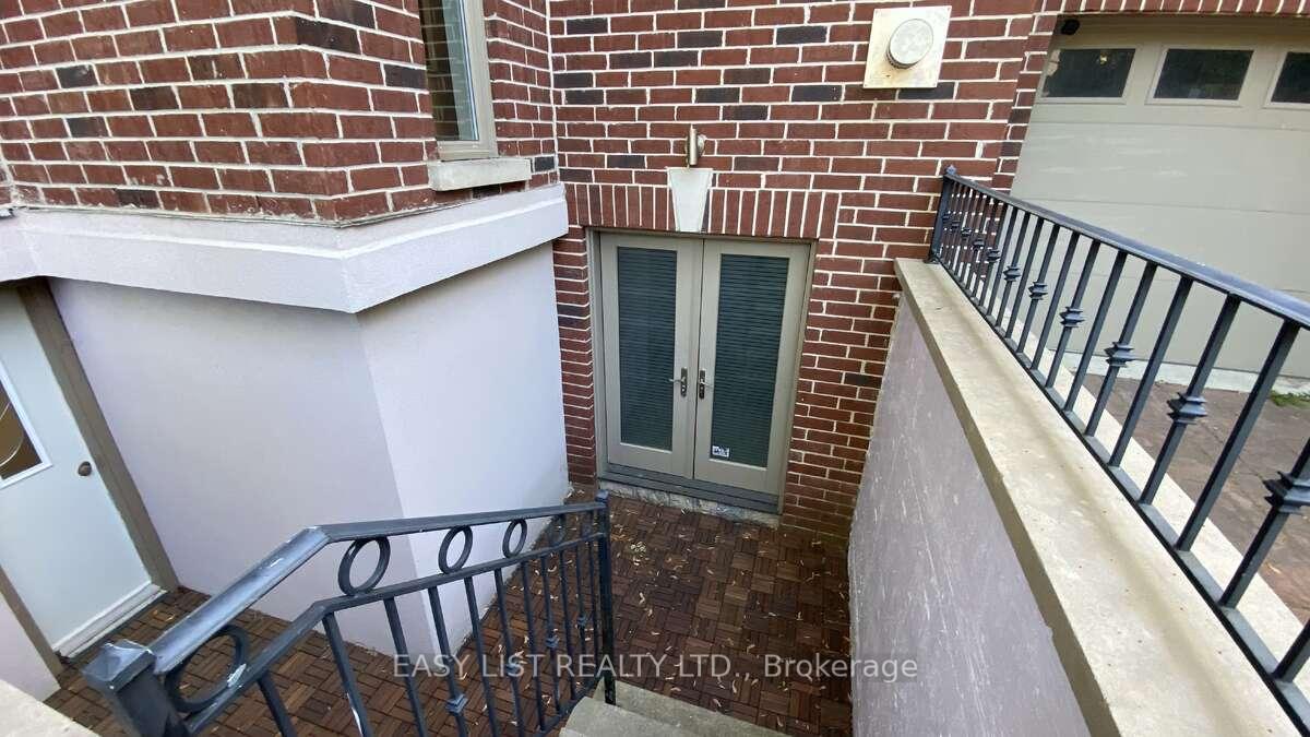 Photo 39 of 98 Burbank Drive, North York, Bayview Village — HOMEH
