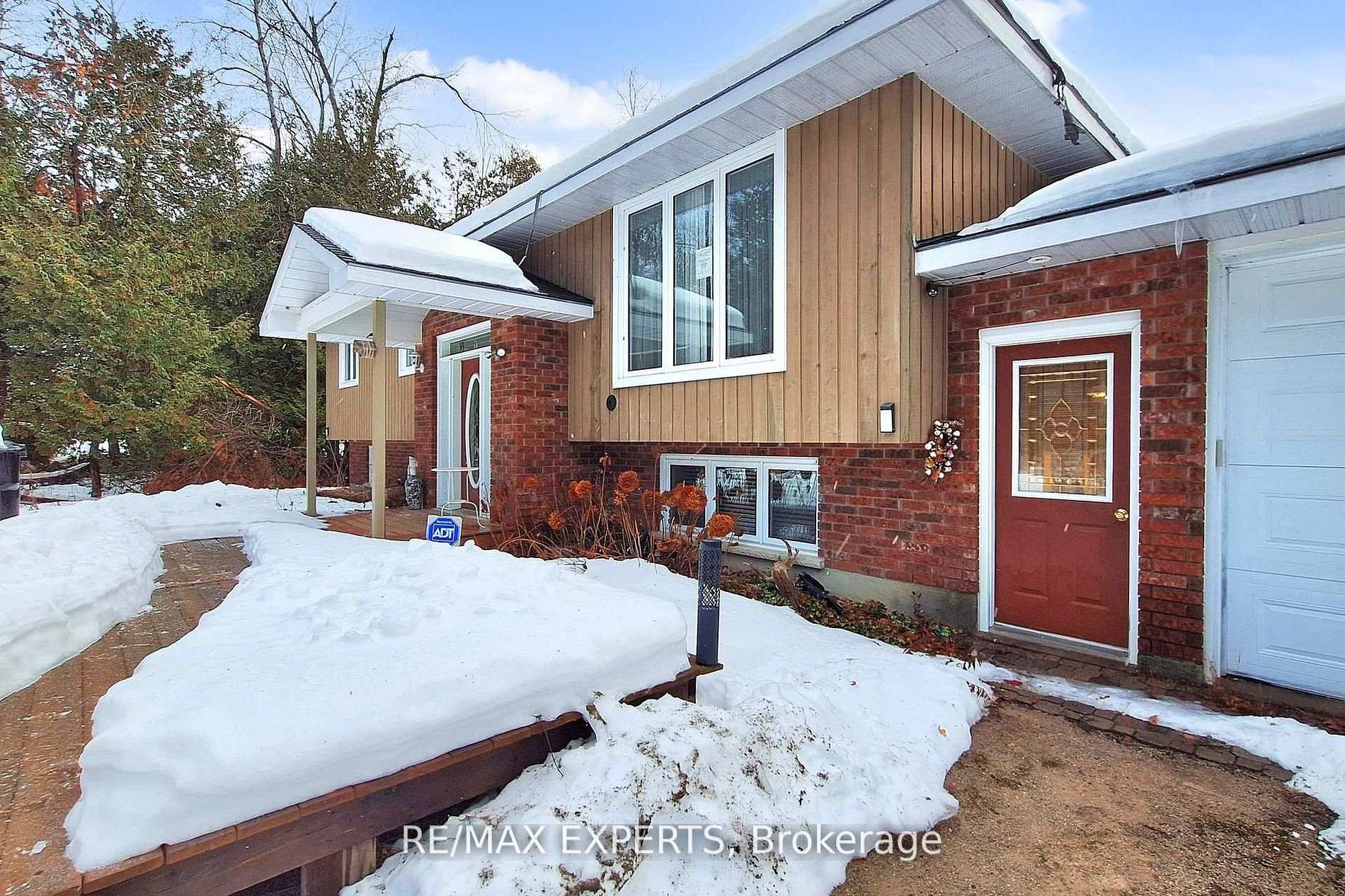 Photo 3 of 3180 Fleming Boulevard, Innisfil, Rural Innisfil — HOMEH