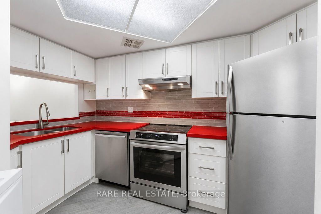 Photo 3 of Unit 513, 250 Webb Drive, Mississauga, City Centre — HOMEH