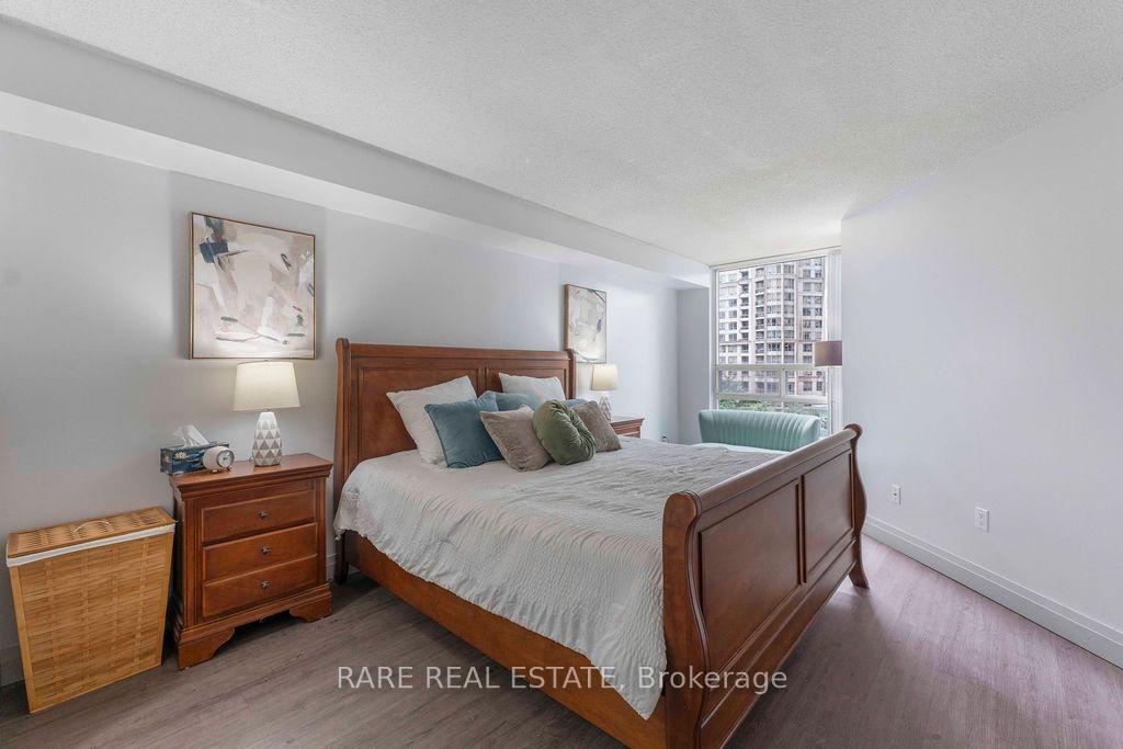 Photo 4 of Unit 513, 250 Webb Drive, Mississauga, City Centre — HOMEH