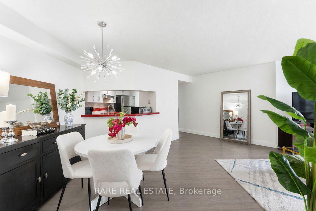 Photo 7 of Unit 513, 250 Webb Drive, Mississauga, City Centre — HOMEH