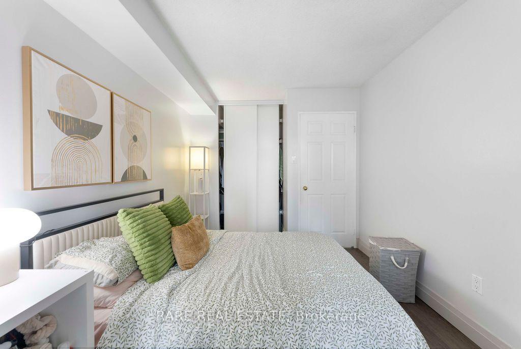 Photo 11 of Unit 513, 250 Webb Drive, Mississauga, City Centre — HOMEH
