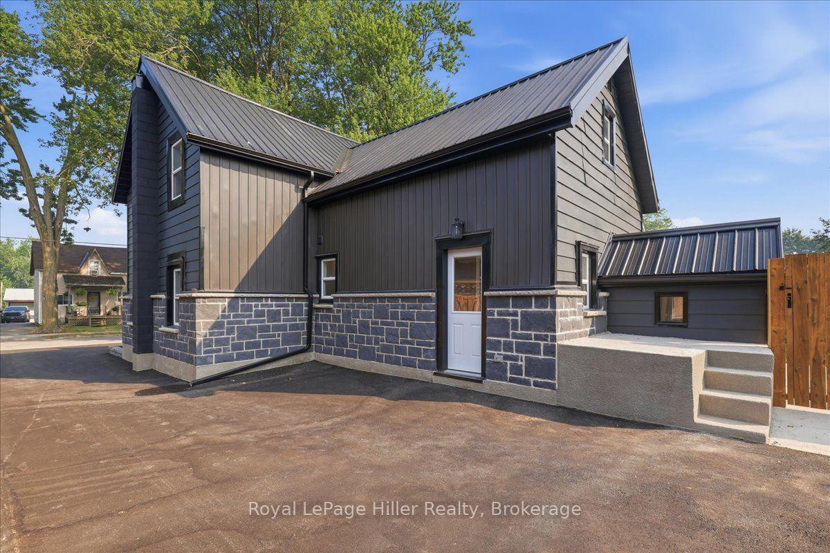 Photo 3 of 361 Nelson Street, Stratford — HOMEH