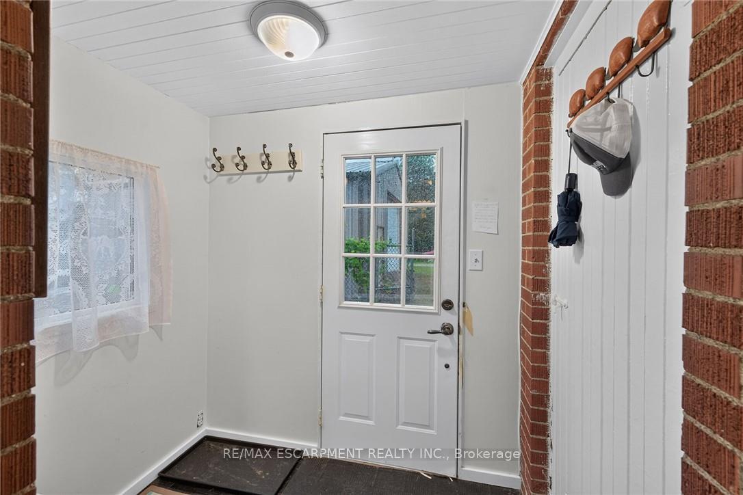 Photo 4 of 2250 56 Highway, Hamilton, Rural Glanbrook — HOMEH
