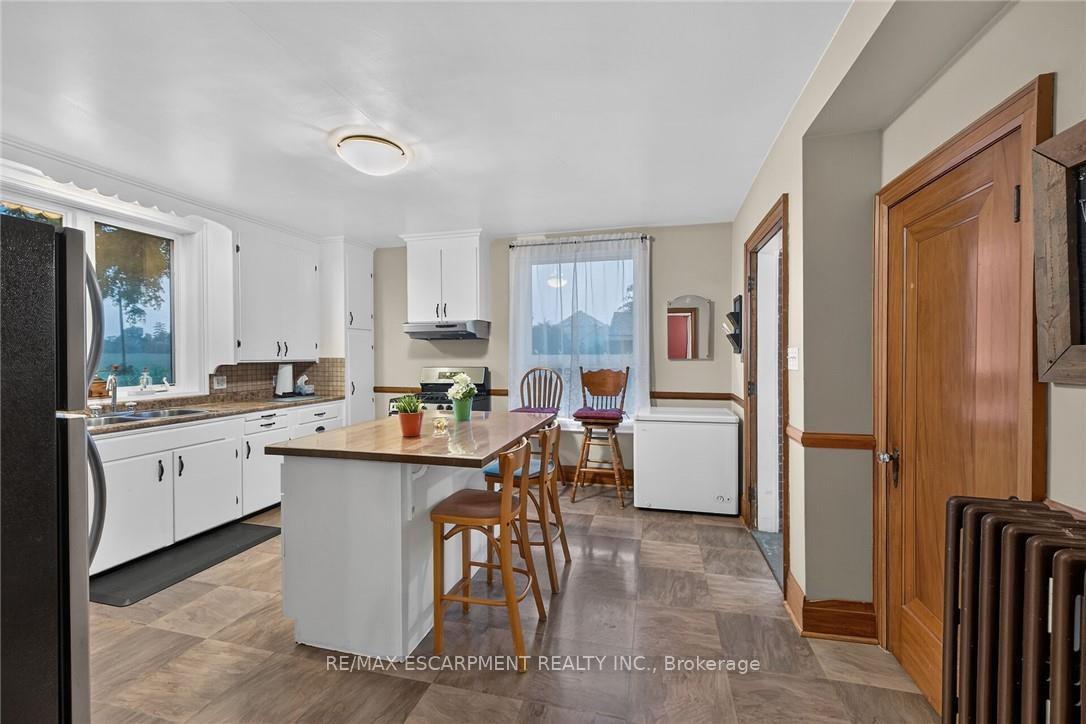 Photo 7 of 2250 56 Highway, Hamilton, Rural Glanbrook — HOMEH