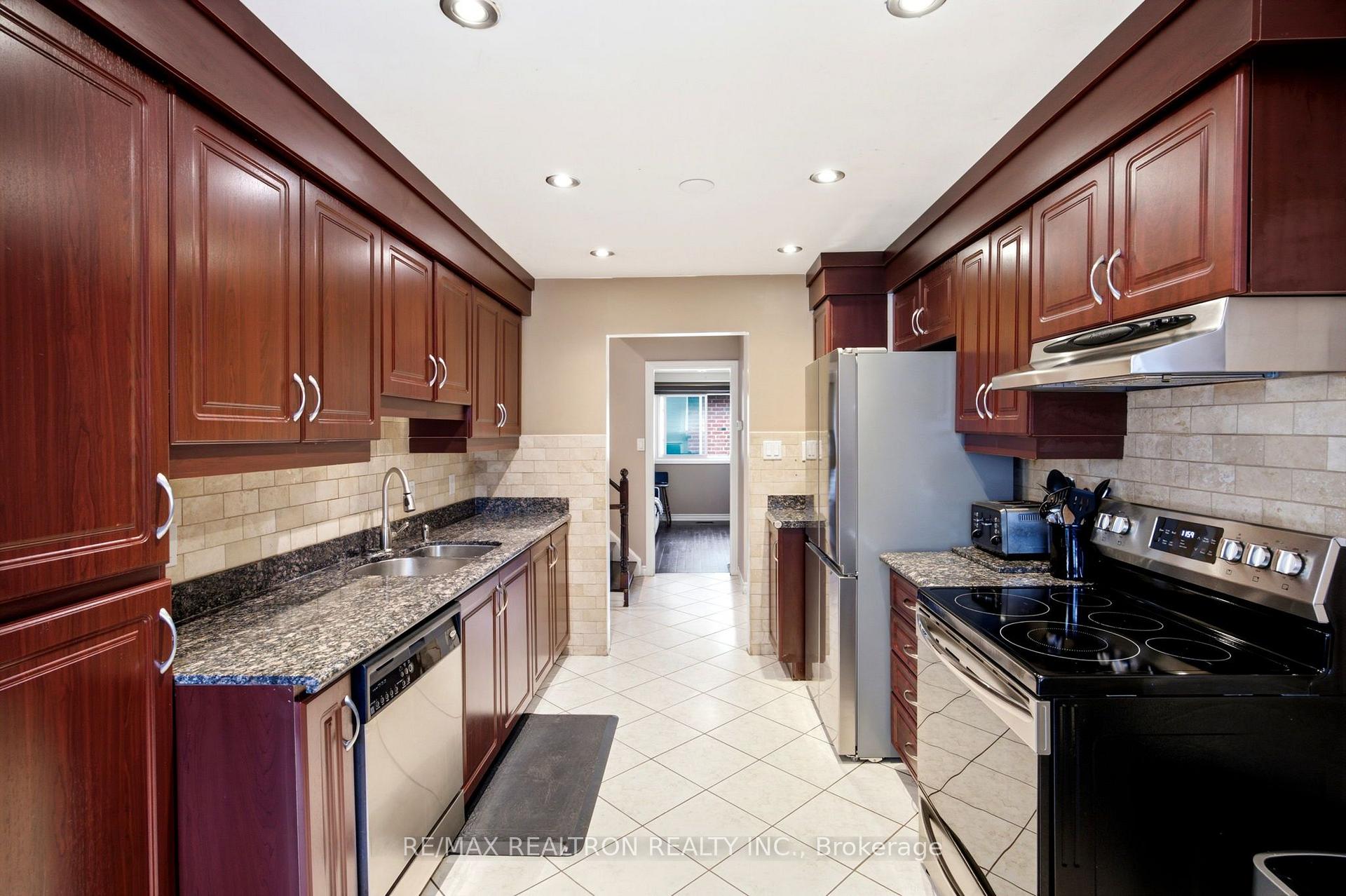 Photo 7 of 1199 Melton Drive, Mississauga, Lakeview — HOMEH