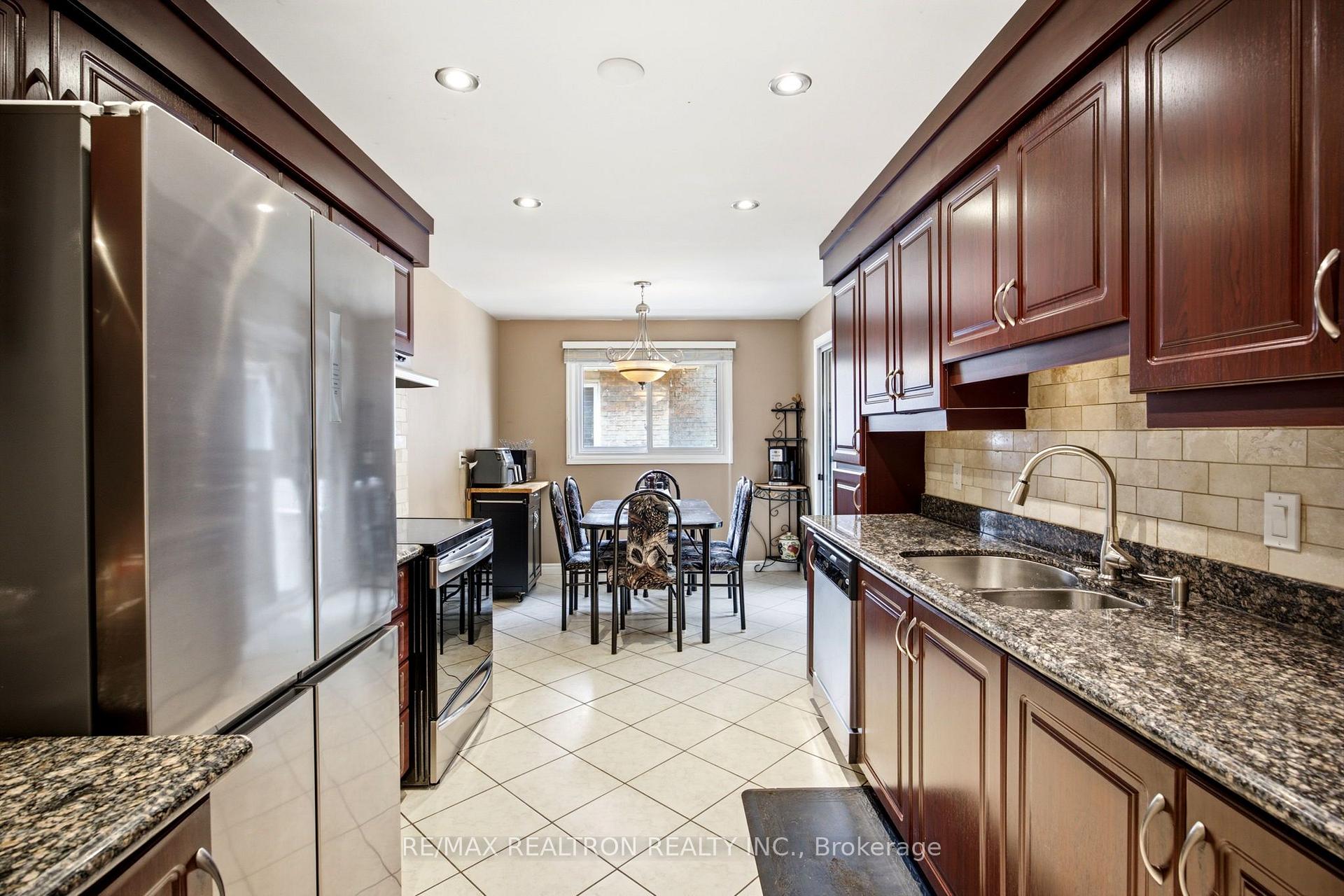 Photo 8 of 1199 Melton Drive, Mississauga, Lakeview — HOMEH