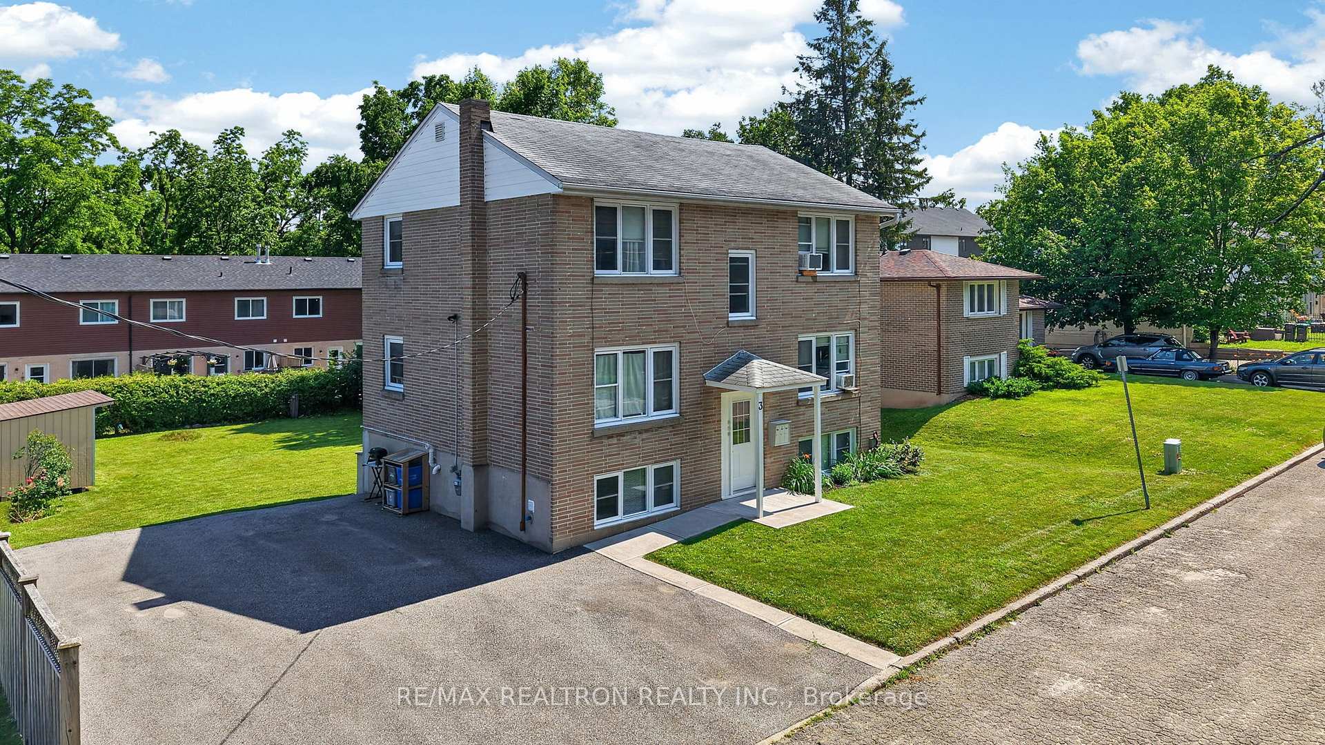 Photo 3 of 3 East Street, Barrie, Wellington — HOMEH
