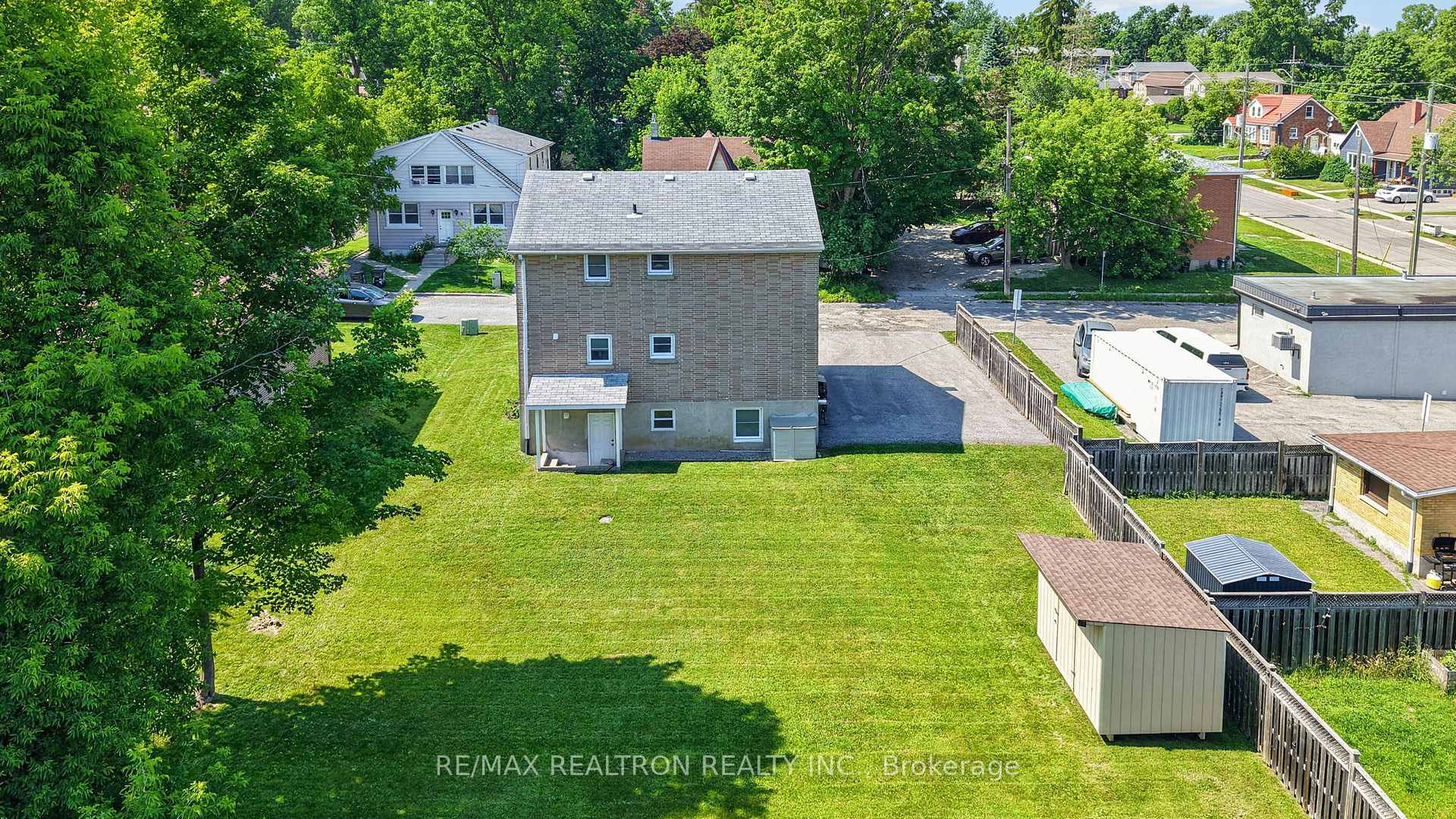 Photo 4 of 3 East Street, Barrie, Wellington — HOMEH
