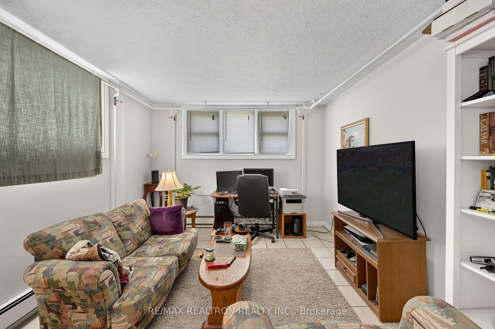 Photo 12 of 3 East Street, Barrie, Wellington — HOMEH