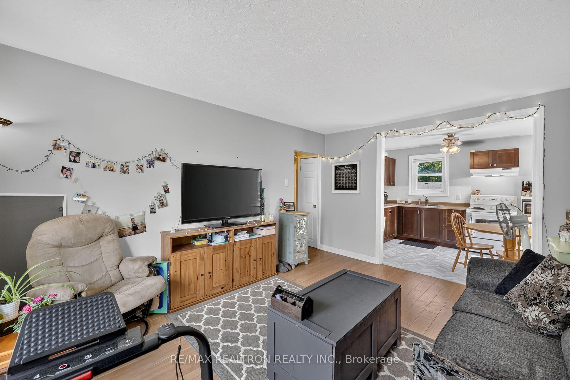 Photo 19 of 3 East Street, Barrie, Wellington — HOMEH