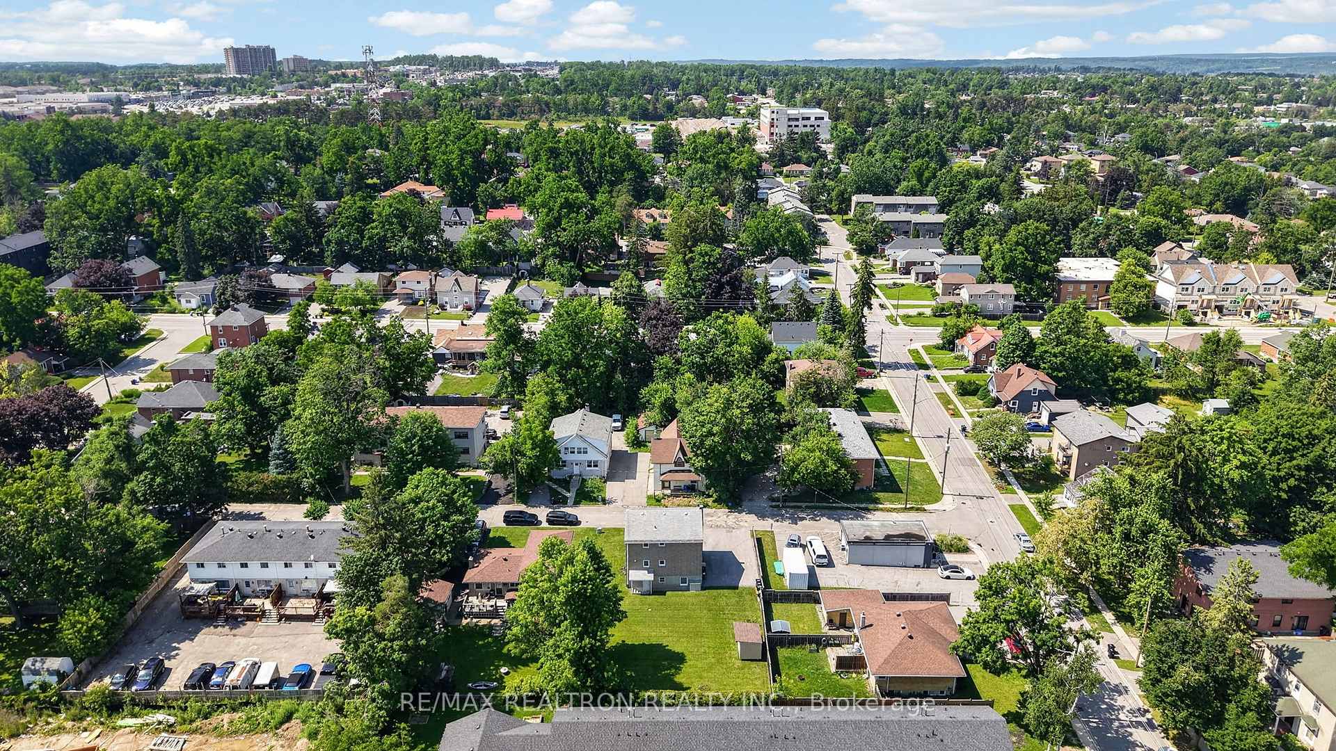 Photo 26 of 3 East Street, Barrie, Wellington — HOMEH