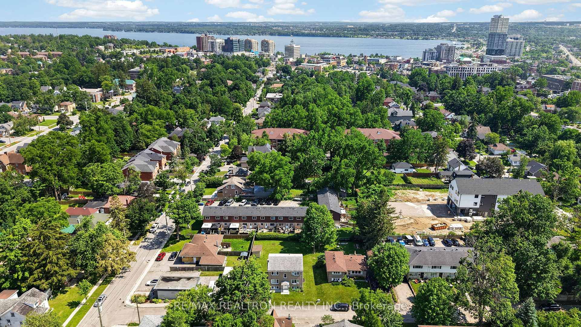 Photo 28 of 3 East Street, Barrie, Wellington — HOMEH