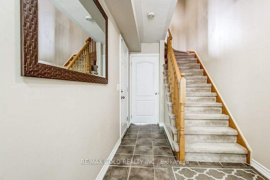 Photo 2 of 6 Cailiff Street, Brampton, Bram West — HOMEH