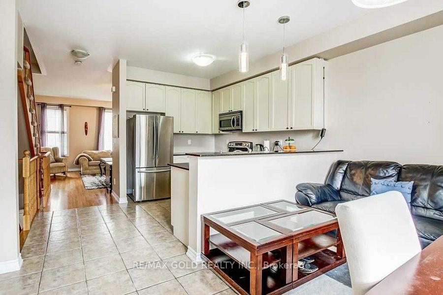 Photo 3 of 6 Cailiff Street, Brampton, Bram West — HOMEH