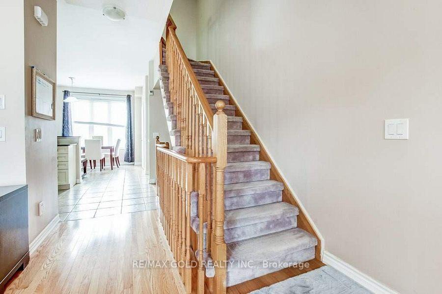 Photo 5 of 6 Cailiff Street, Brampton, Bram West — HOMEH