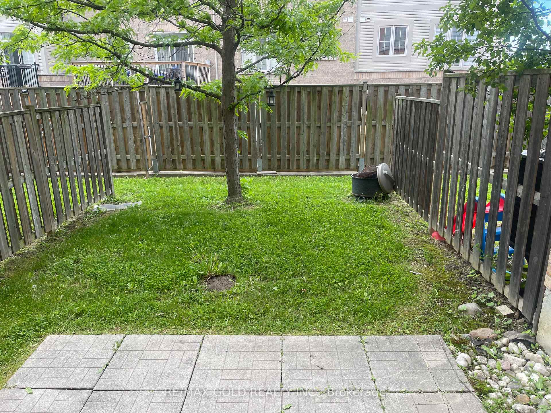 Photo 12 of 6 Cailiff Street, Brampton, Bram West — HOMEH