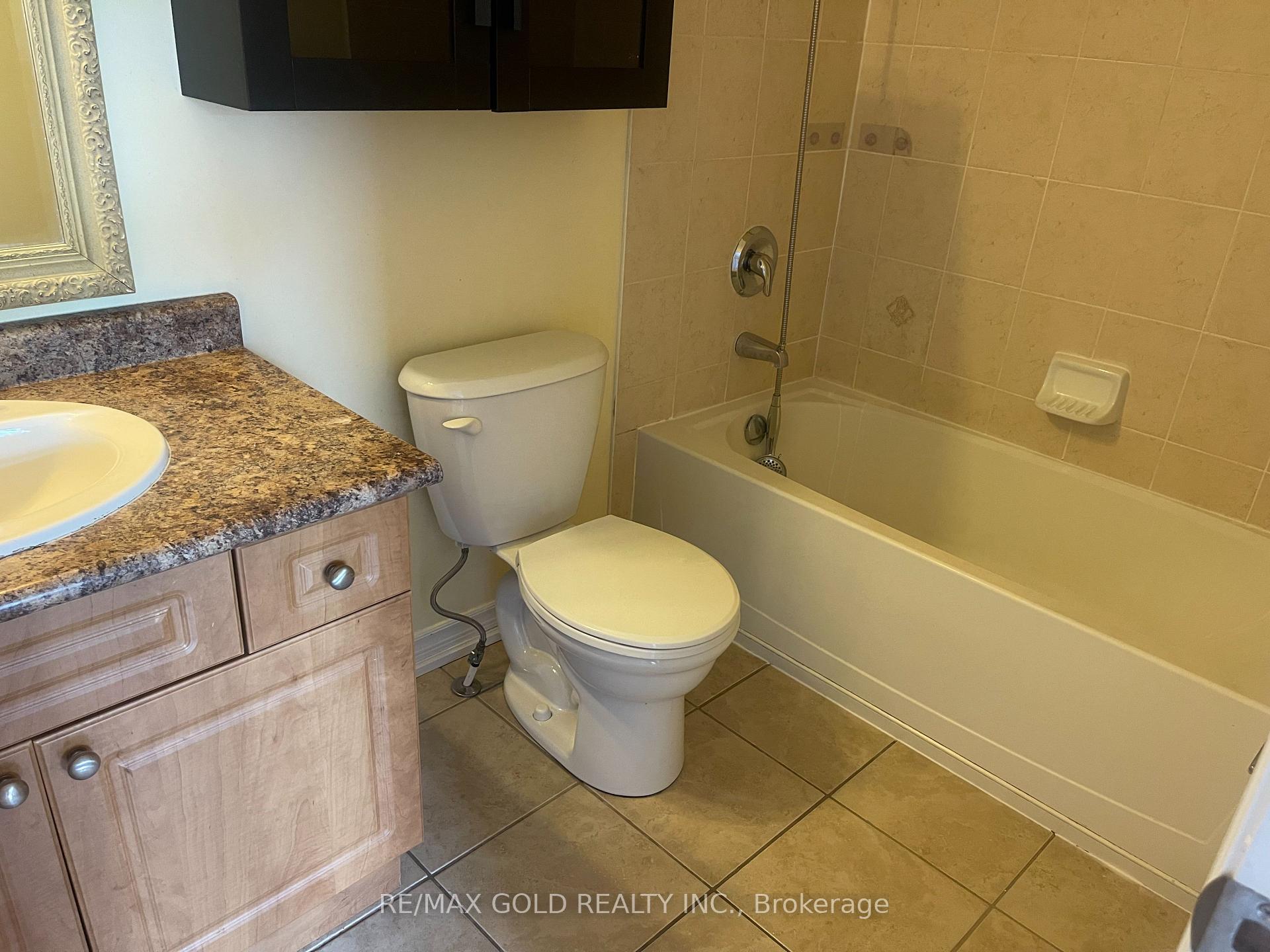 Photo 15 of 6 Cailiff Street, Brampton, Bram West — HOMEH
