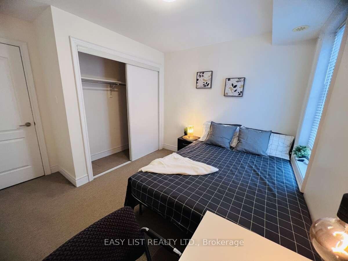 Photo 9 of 28 Upper Duke Crescent, Markham, Unionville — HOMEH