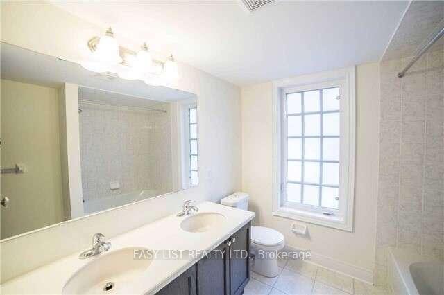 Photo 11 of 28 Upper Duke Crescent, Markham, Unionville — HOMEH