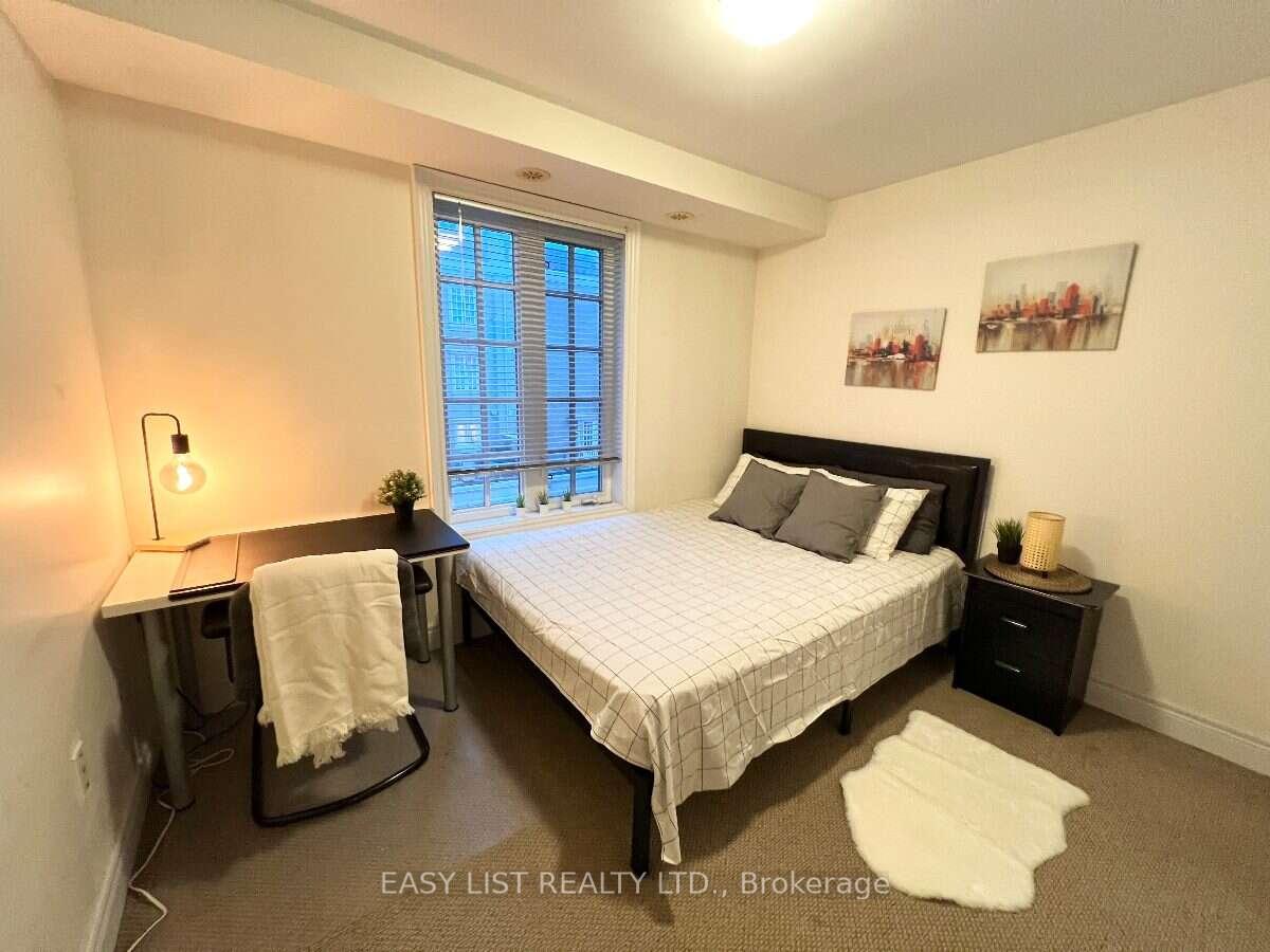 Photo 15 of 28 Upper Duke Crescent, Markham, Unionville — HOMEH