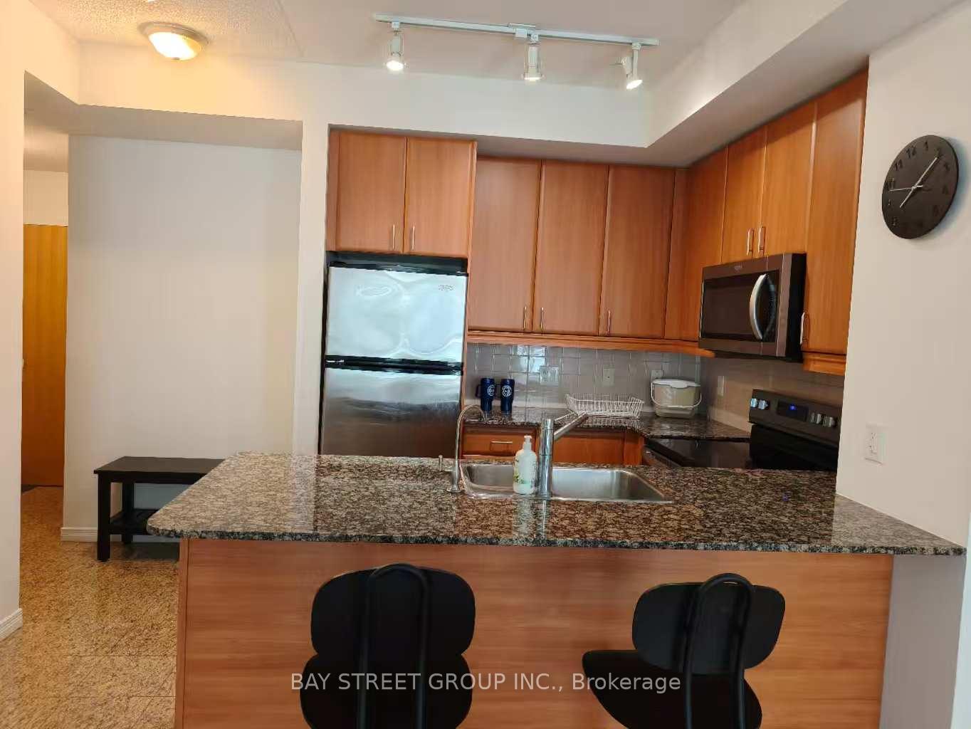Photo 7 of Unit 801, 736 Spadina Avenue, Toronto, University — HOMEH