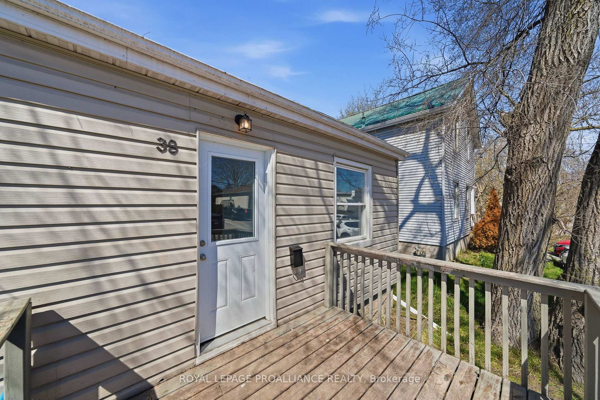 Photo 5 of 38 Oak Street, Belleville, Belleville Ward — HOMEH