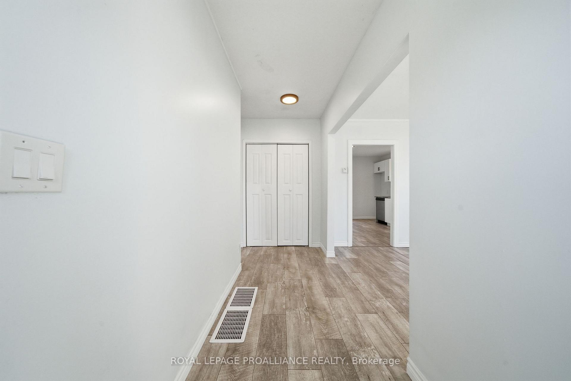 Photo 8 of 38 Oak Street, Belleville, Belleville Ward — HOMEH